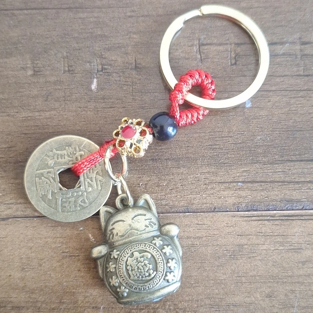 ​Maneki Neko Lucky Cat Feng Shui Keychain Bag Charm Good Luck Wealth Amulet